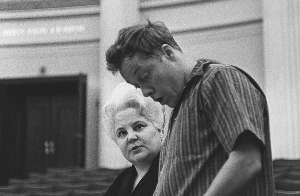 Jorma Panula rehearses with soprano Anita Välkki in 1965 © Kalle Kultala | Public Domain