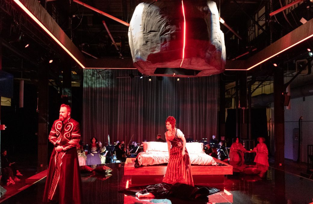 Ryan McKinny (Bluebeard) and Naomi Louisa O'Connell (Judith) &copy; Liza Voll