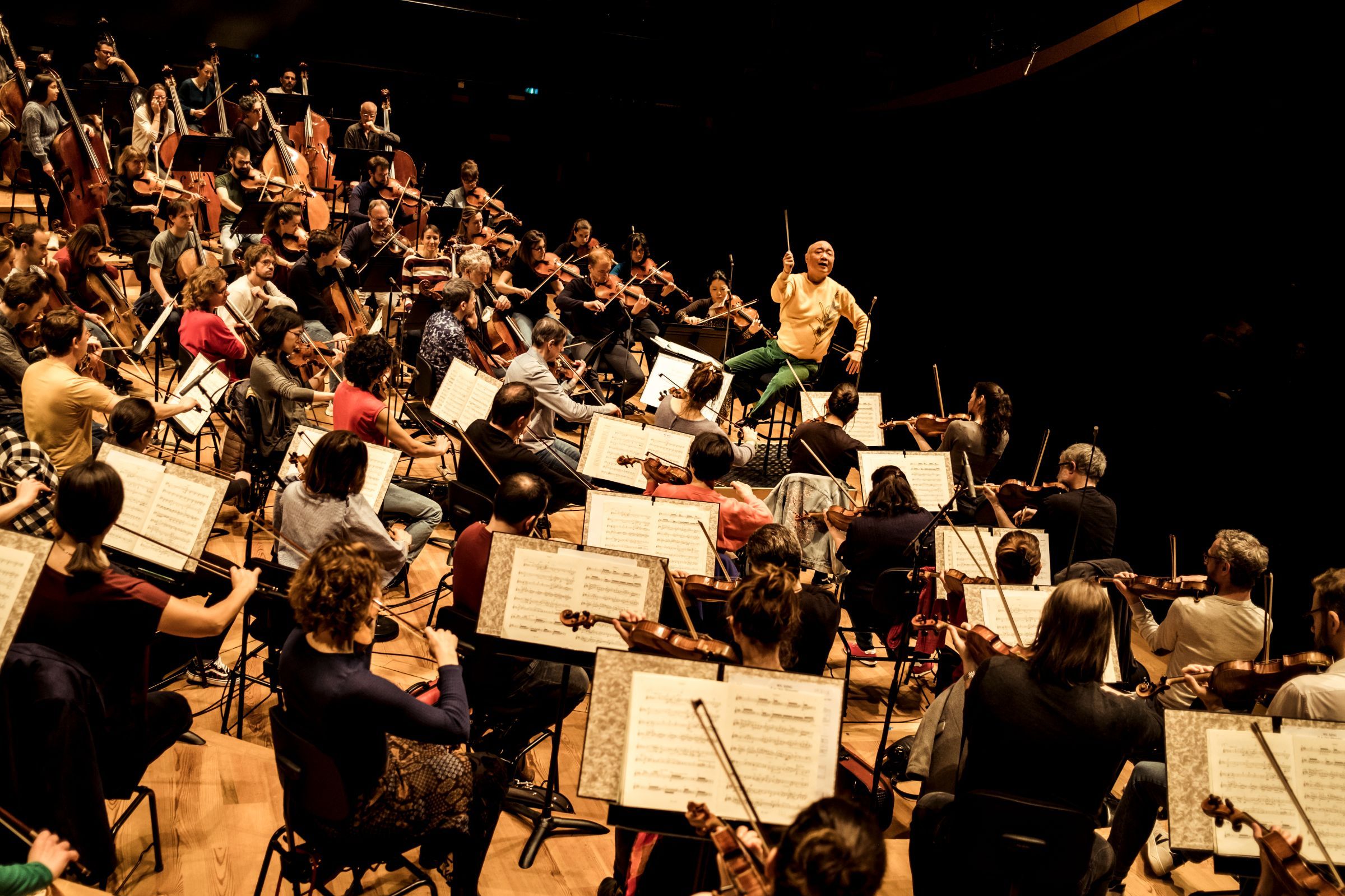Xu Zhong en répétition avec l'Orchestre de Paris &copy; Mathias Benguigui
