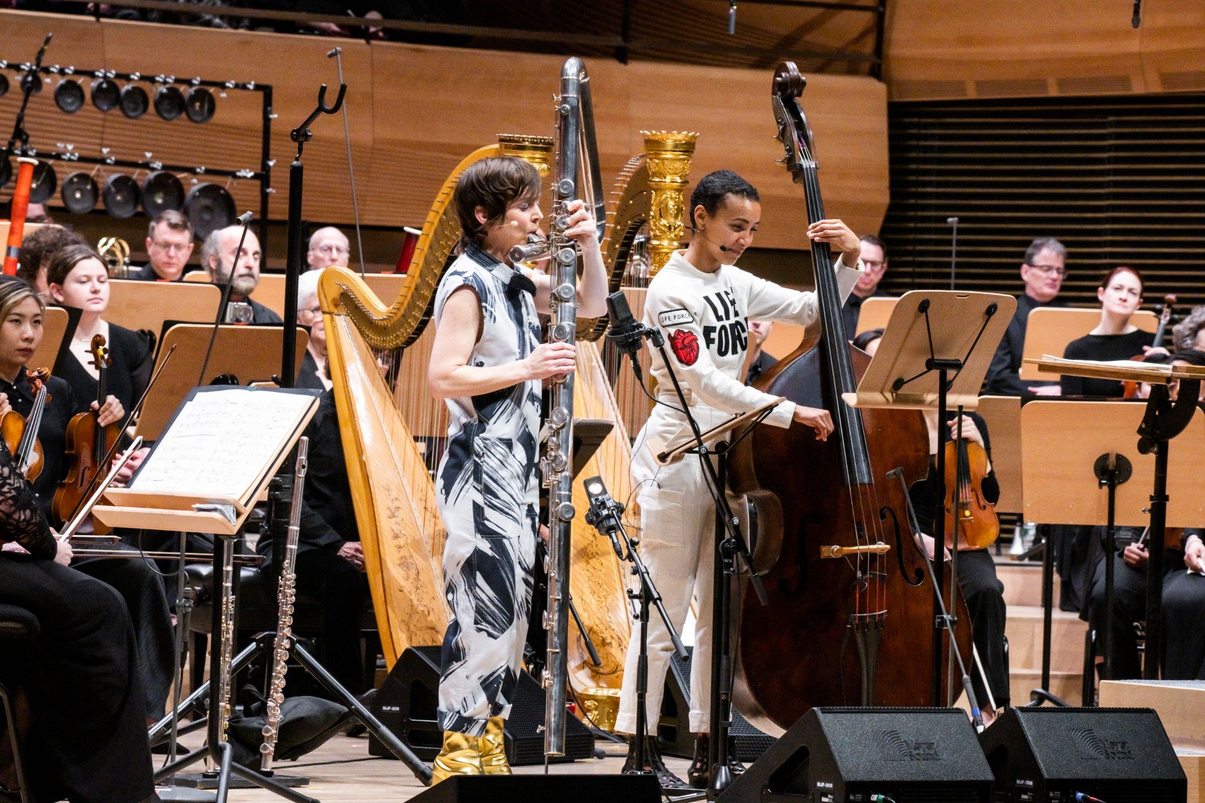 Claire Chase and esperanza spalding perform Felipe Lara's <i>Double Concerto</i> &copy; Chris Lee