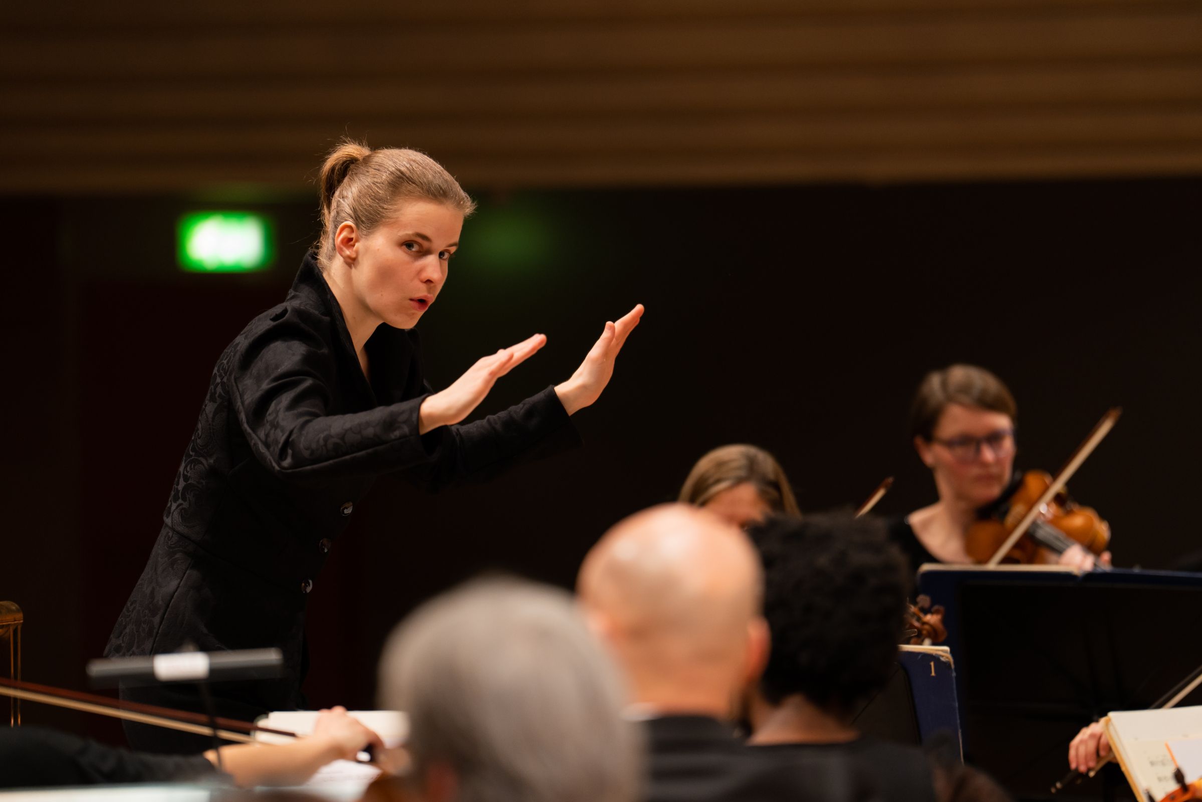 Tabita Berglund conducts the Hallé &copy; Tom Stephens | The Hallé