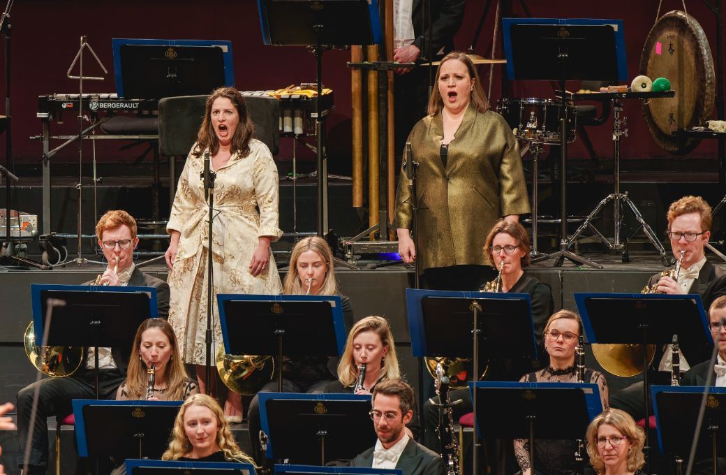 Elizabeth Watts, Jennifer Johnston and the Royal Philharmonic Orchestra &copy; Andy Paradise