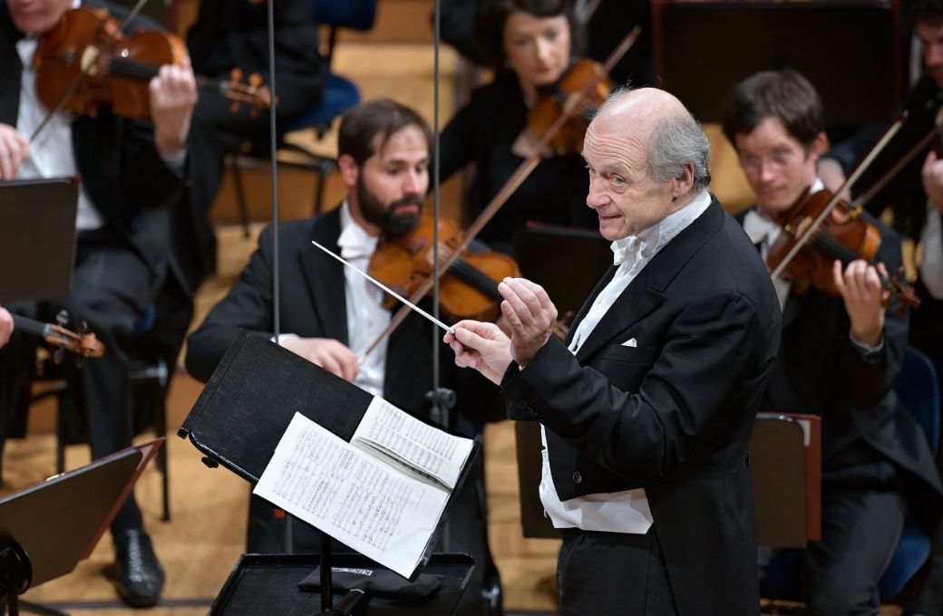 Iván Fischer conducts the Lucerne Festival Orchestra &copy; Peter Fischli | Lucerne Festival