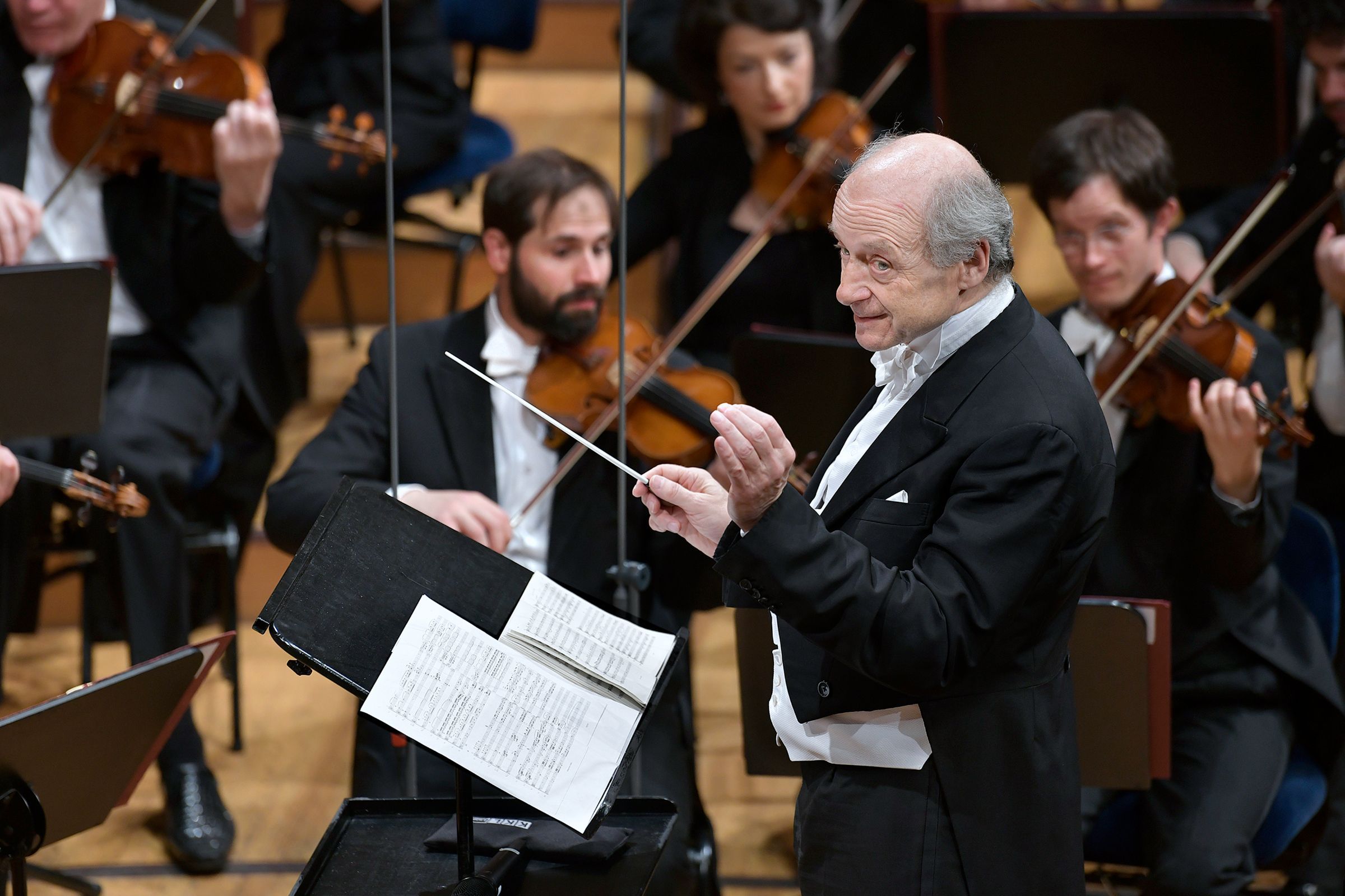 Iván Fischer conducts the Lucerne Festival Orchestra © Peter Fischli | Lucerne Festival