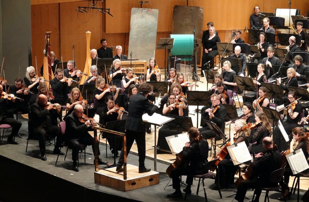 Nicholas Collon conducts the BBC Philharmonic &copy; BBC Philharmonic