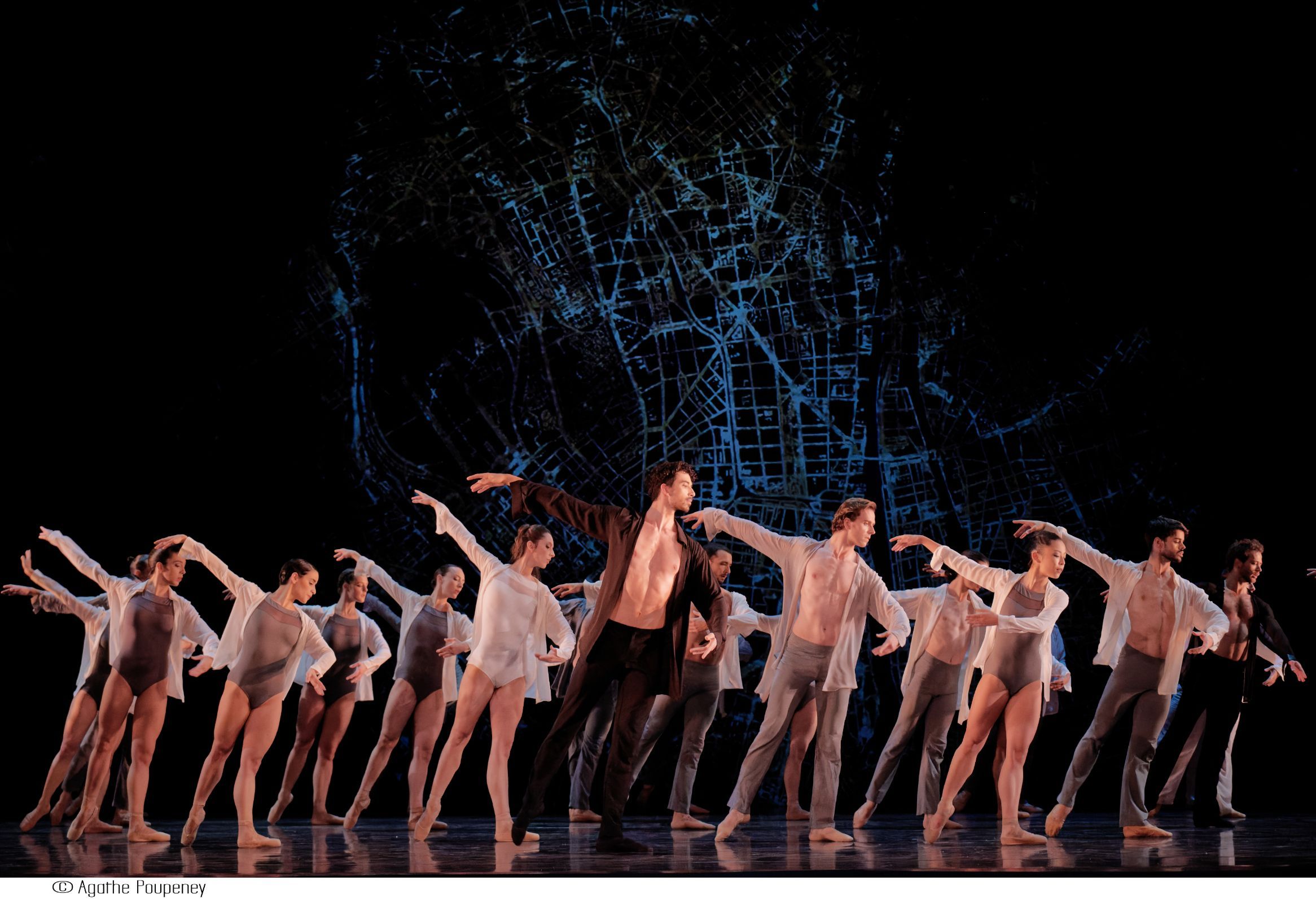 <i>Les Ailes du désir</i> par le Ballet de l'Opéra national du Rhin &copy; Agathe Poupeney