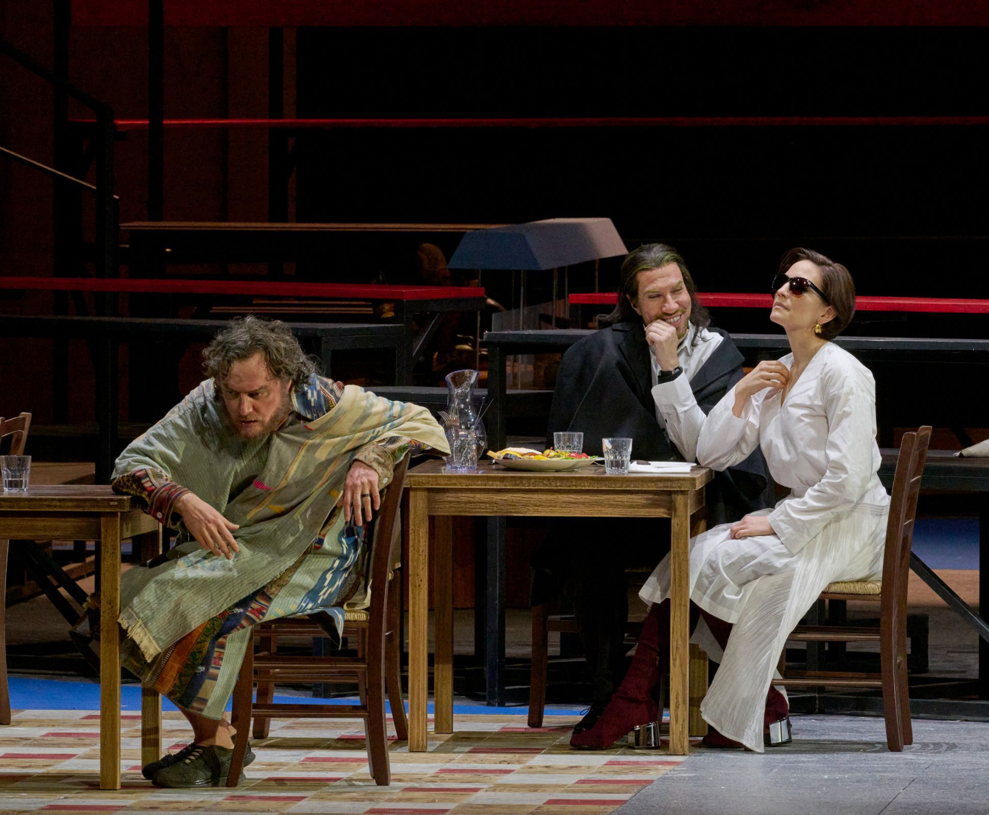 Georg Nigl (Ulisse), Andrea Mastroni und Kate Lindsey (Penelope) &copy; Wiener Staatsoper | Michael Pöhn