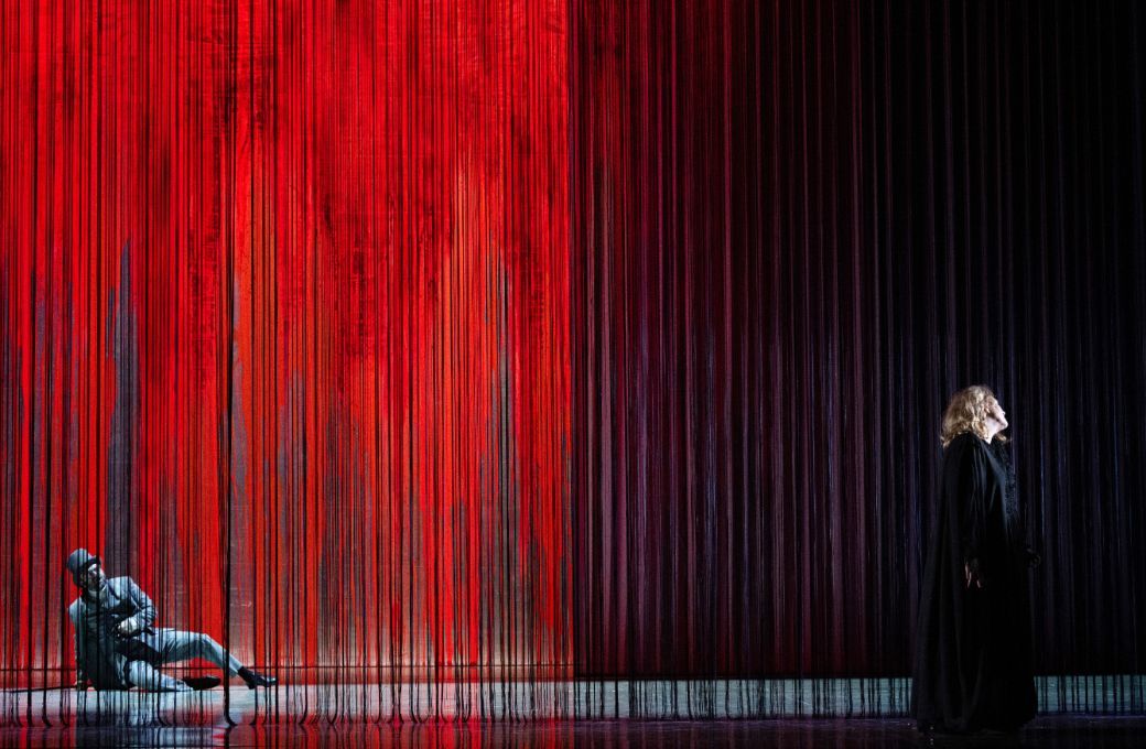 Peter Marsh (Aegisth) und Aile Asszonyi (Elektra) &copy; Monika Rittershaus