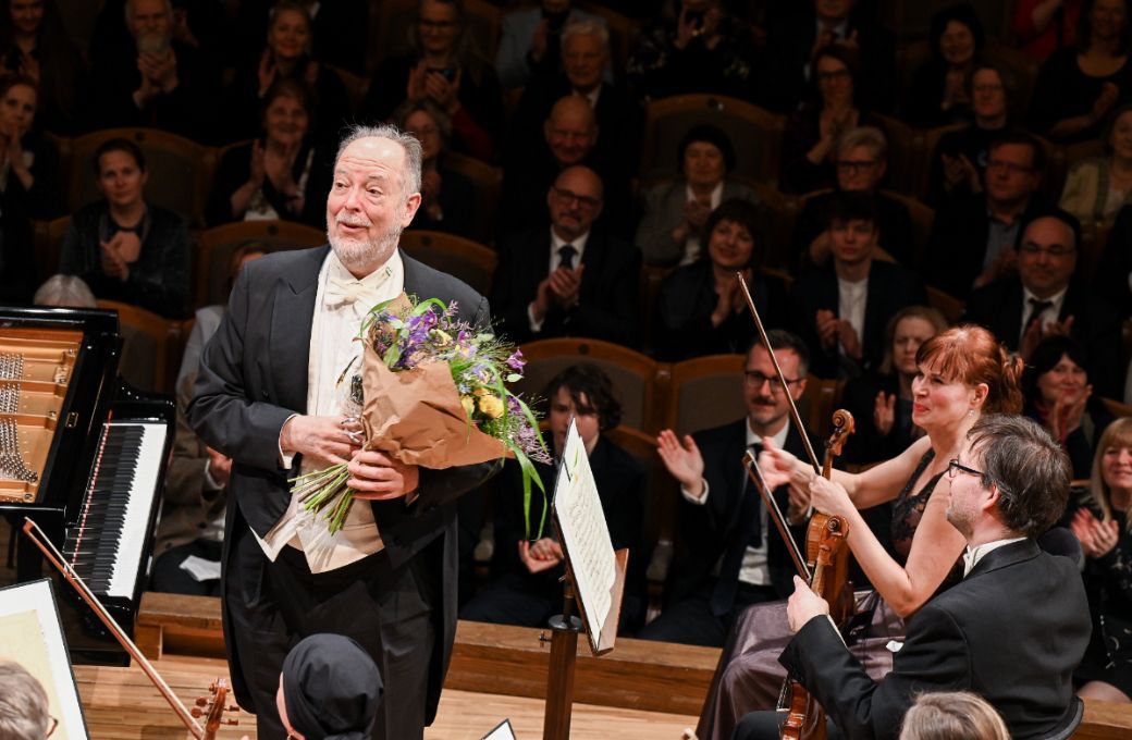 Garrick Ohlsson and the PKF – Prague Philharmonia &copy; Ivan Malý
