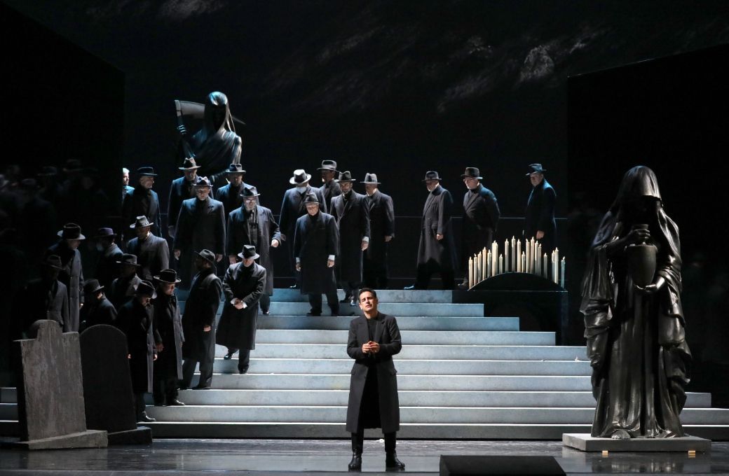 Juan Diego Fl&oacute;rez (Edgardo) and chorus &copy; Brescia &amp; Amisano | Teatro alla Scala