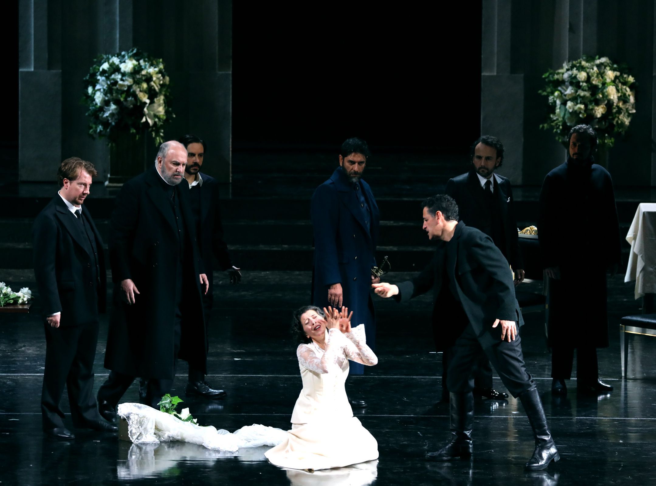 Boris Pinkhasovich (Enrico), Michele Pertusi (Raimondo), Lisette Oropesa and Juan Diego Flórez &copy; Brescia &amp; Amisano | Teatro alla Scala