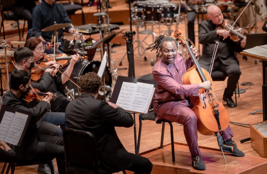 Abel Selaocoe and the Seattle Symphony &copy; Carlin Ma