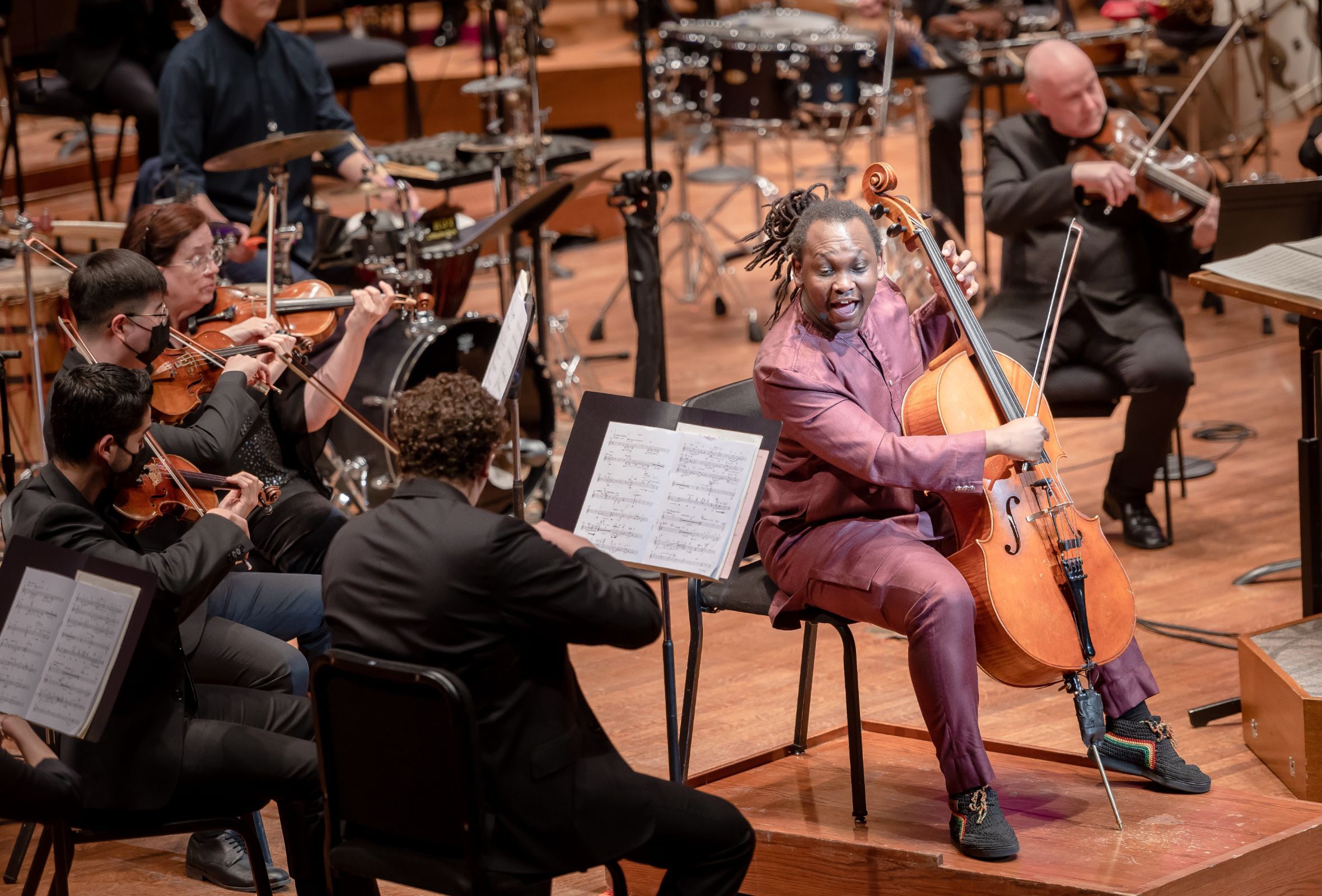 Abel Selaocoe and the Seattle Symphony &copy; Carlin Ma