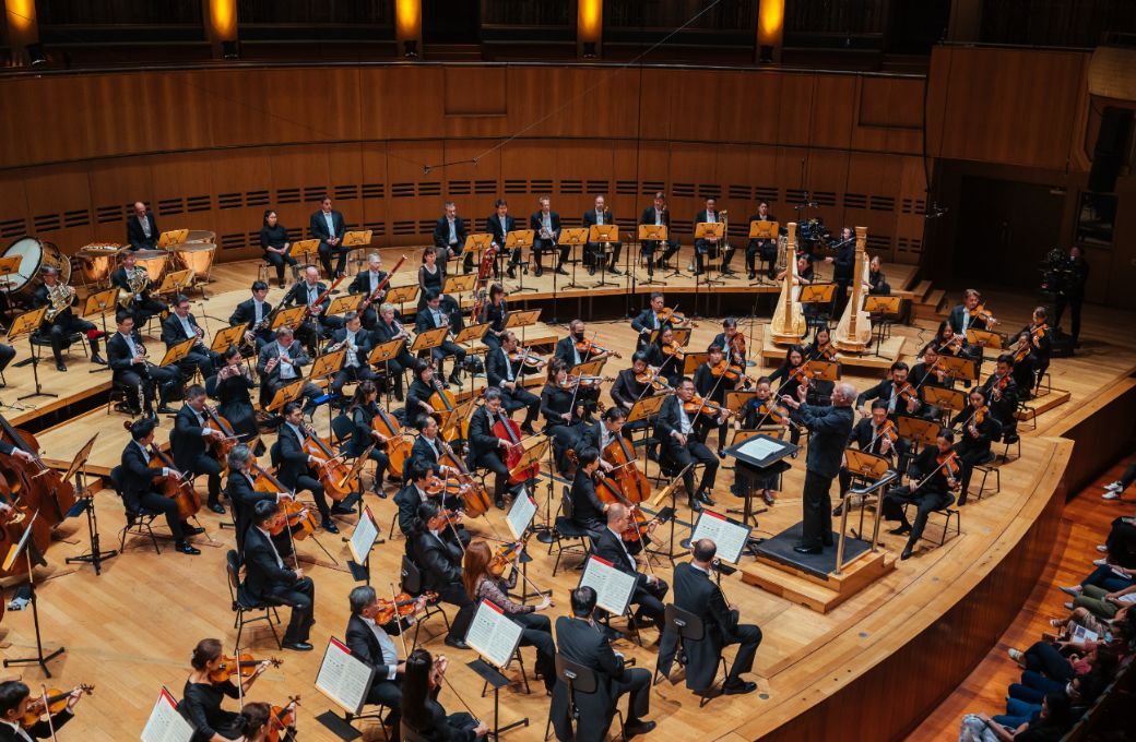 Hans Graf conducts the Singapore Symphony Orchestra © Nathaniel Lim | Singapore Symphony Orchestra