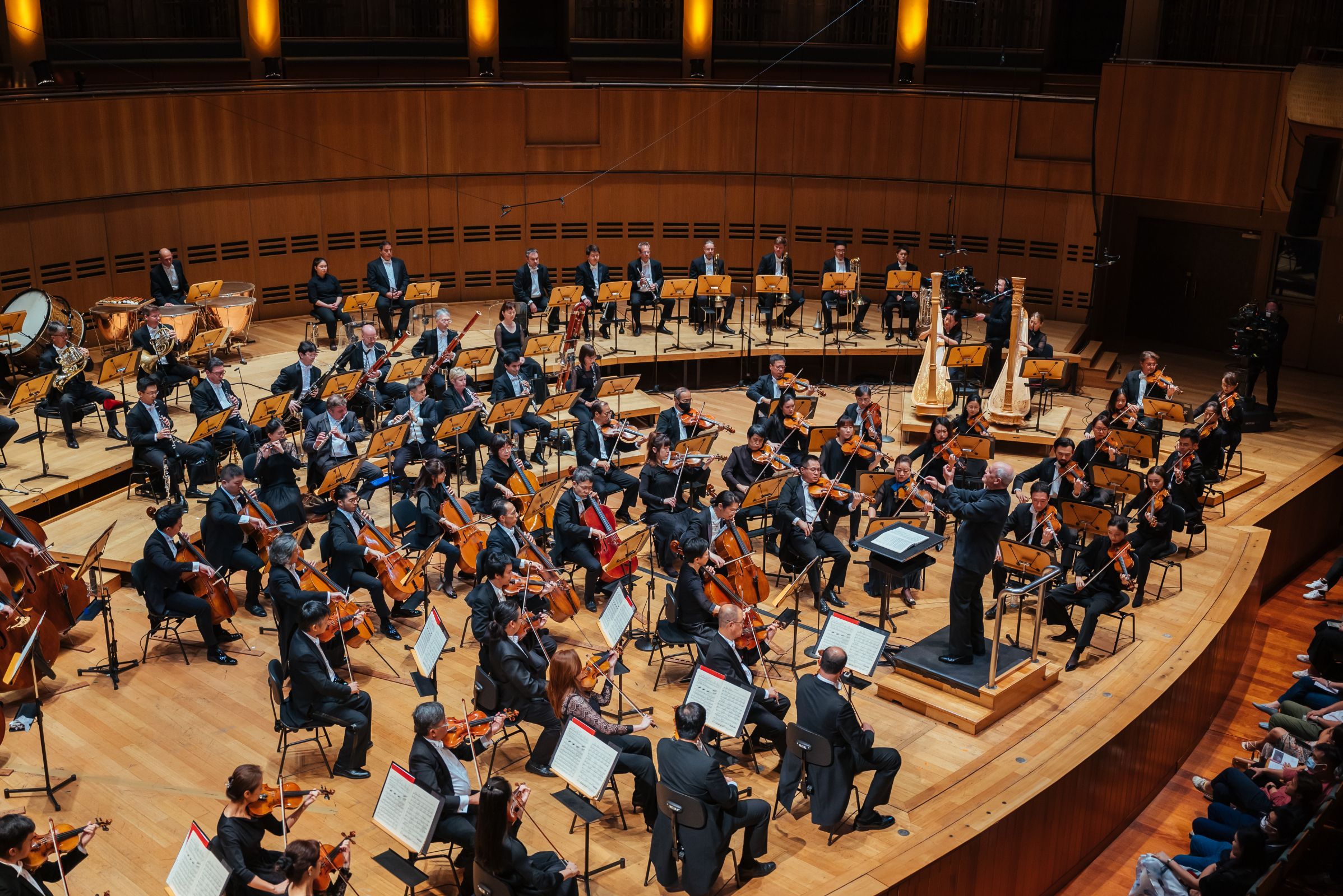 Hans Graf conducts the Singapore Symphony Orchestra © Nathaniel Lim | Singapore Symphony Orchestra