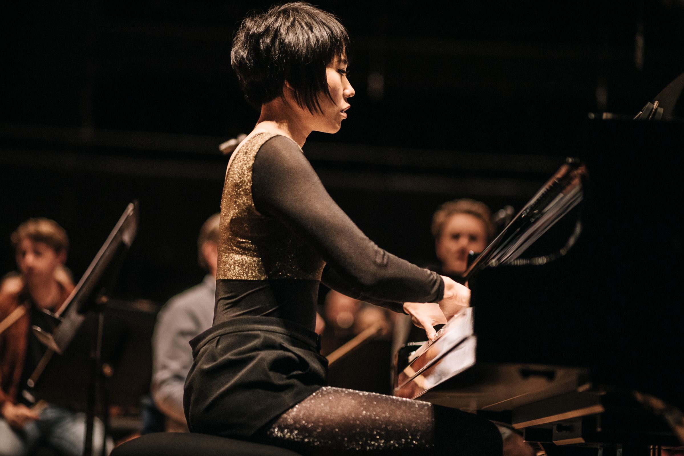 Yuja Wang répétant le <i>Concerto</i> de Magnus Lindberg à la Philharmonie © Denis Allard