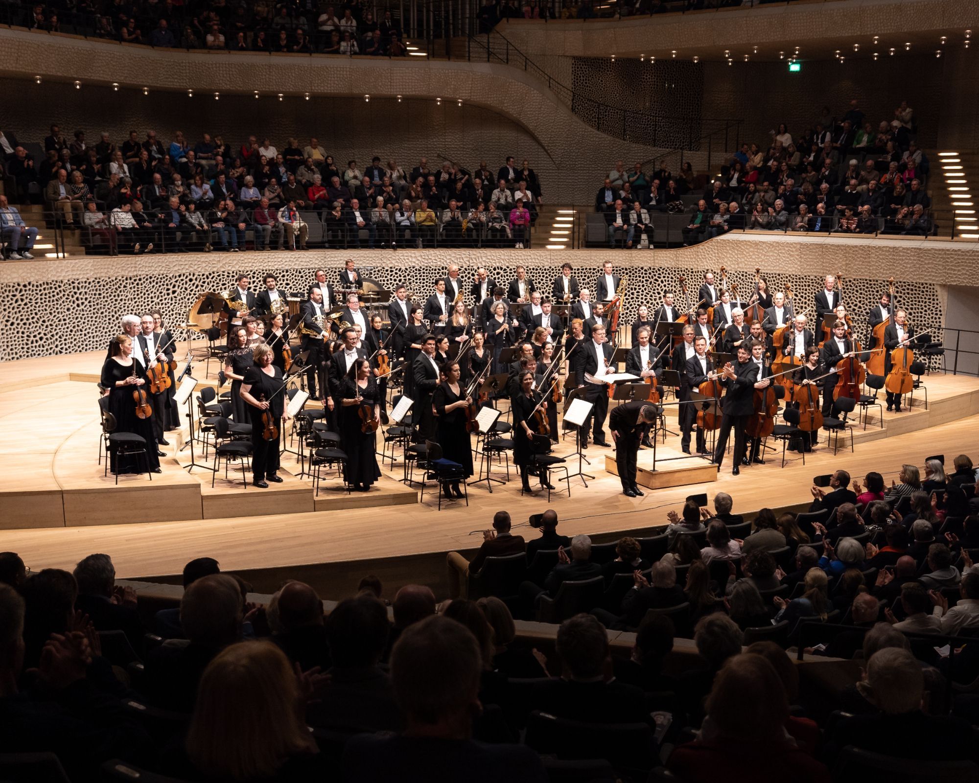 Andreas Ottensamer, Michael Sanderling and the Lucerne Symphony Orchestra &copy; Nils Bücker
