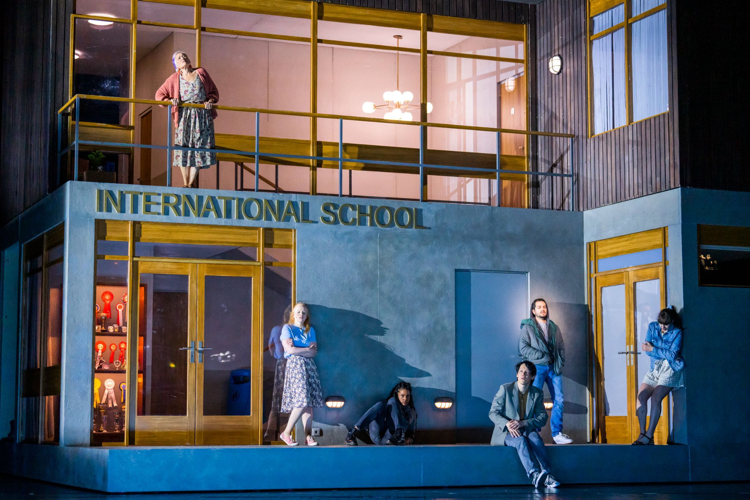 Lucy Shelton (Teacher) and students © ROH | Tristram Kenton