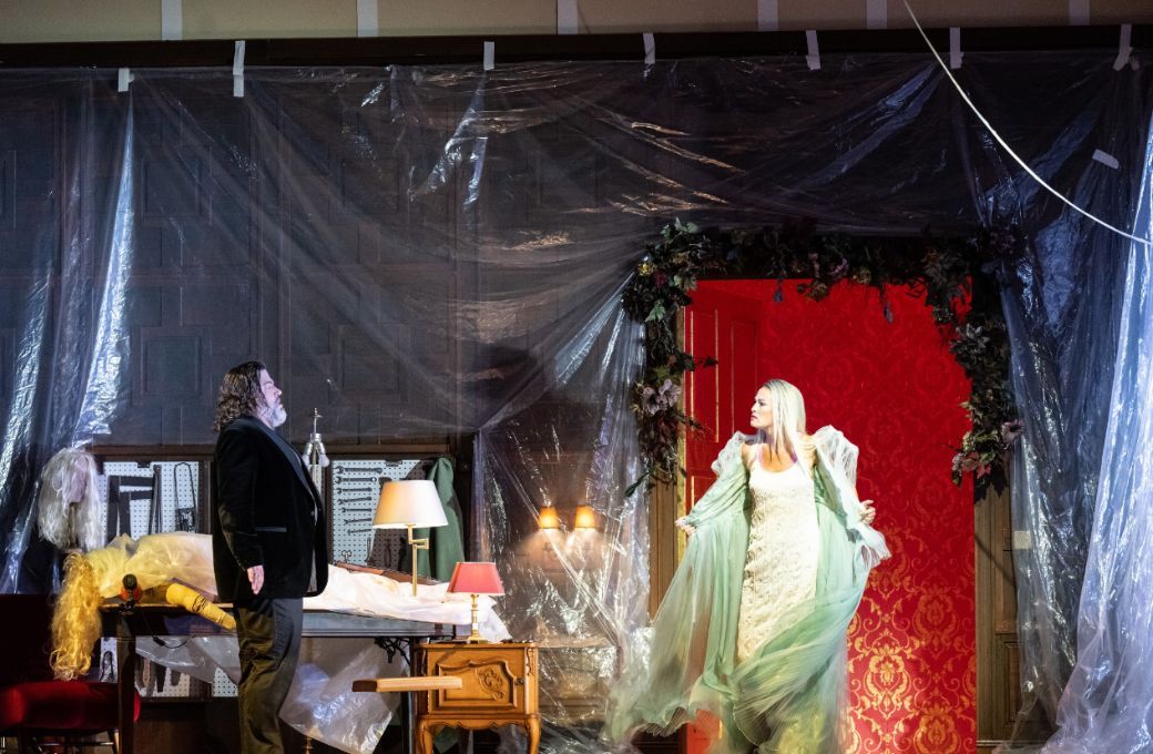 Corby Welch (Paul) and Nadja Stefanoff (Marietta) &copy; Sandra Then