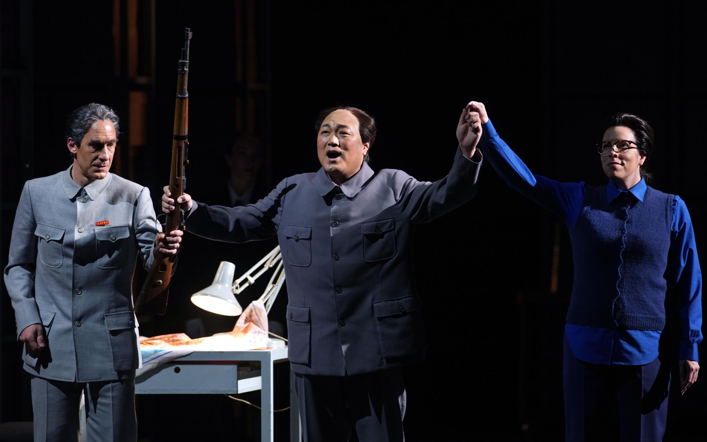 Jacques Imbrailo (Chou En-Lai), Alfred Kim (Mao) and Audrey Luna (Chiang Ching) &copy; Teatro Real | Javier del Real