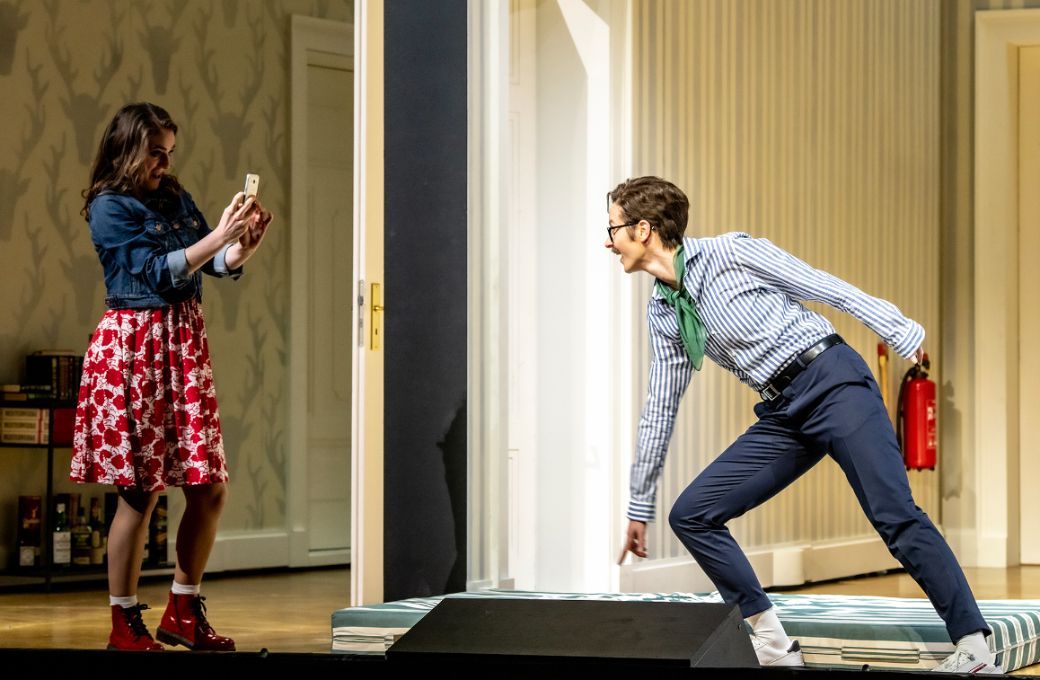 Andromahi Raptis (Susanna) und Corinna Scheurle (Cherubino) © Bettina Stöss