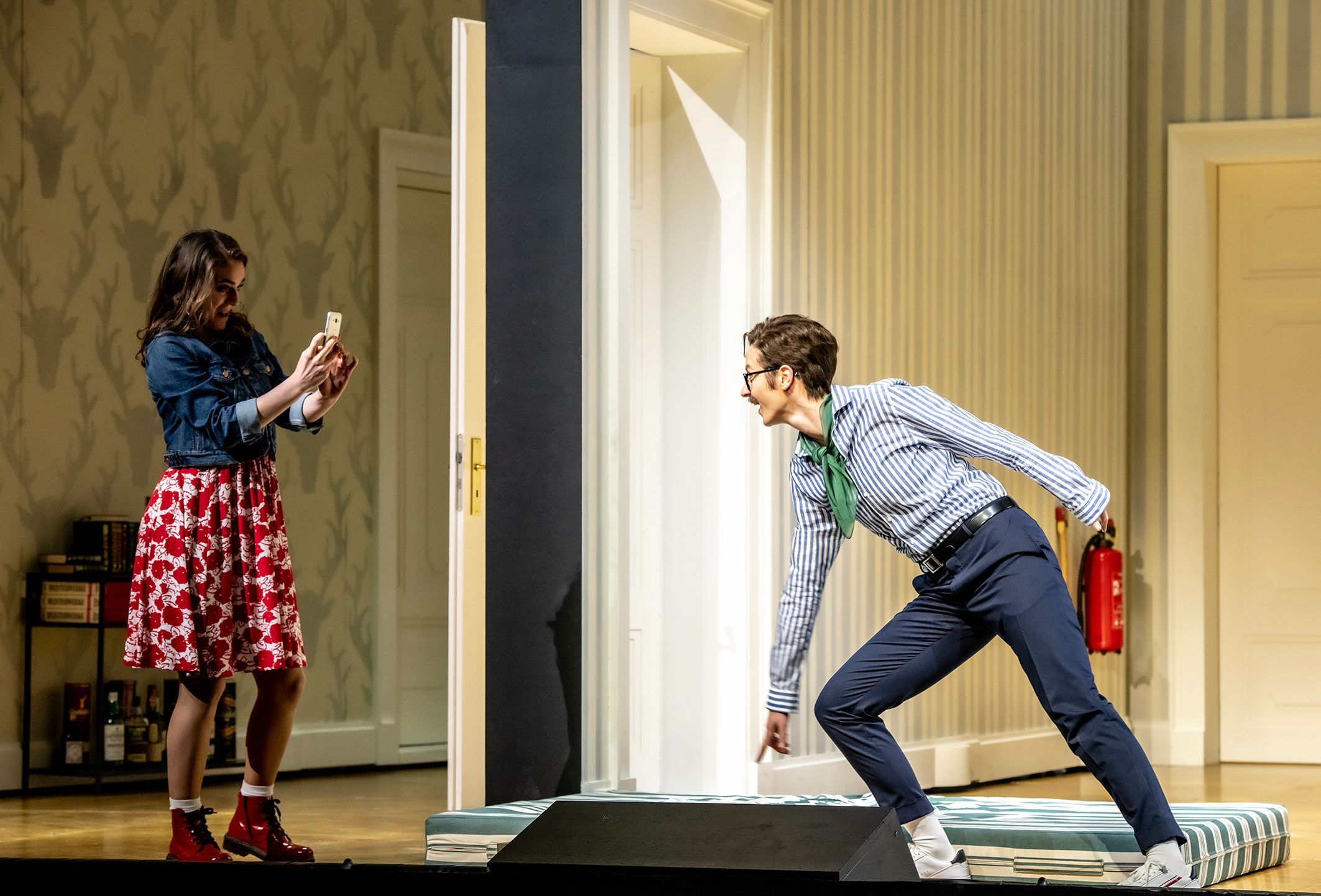 Andromahi Raptis (Susanna) und Corinna Scheurle (Cherubino) © Bettina Stöss