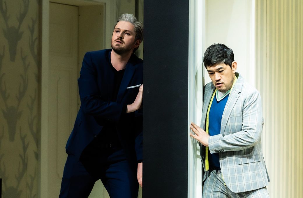 Samuel Hasselhorn (Graf Almaviva) und Adam Kim (Figaro) © Bettina Stöss