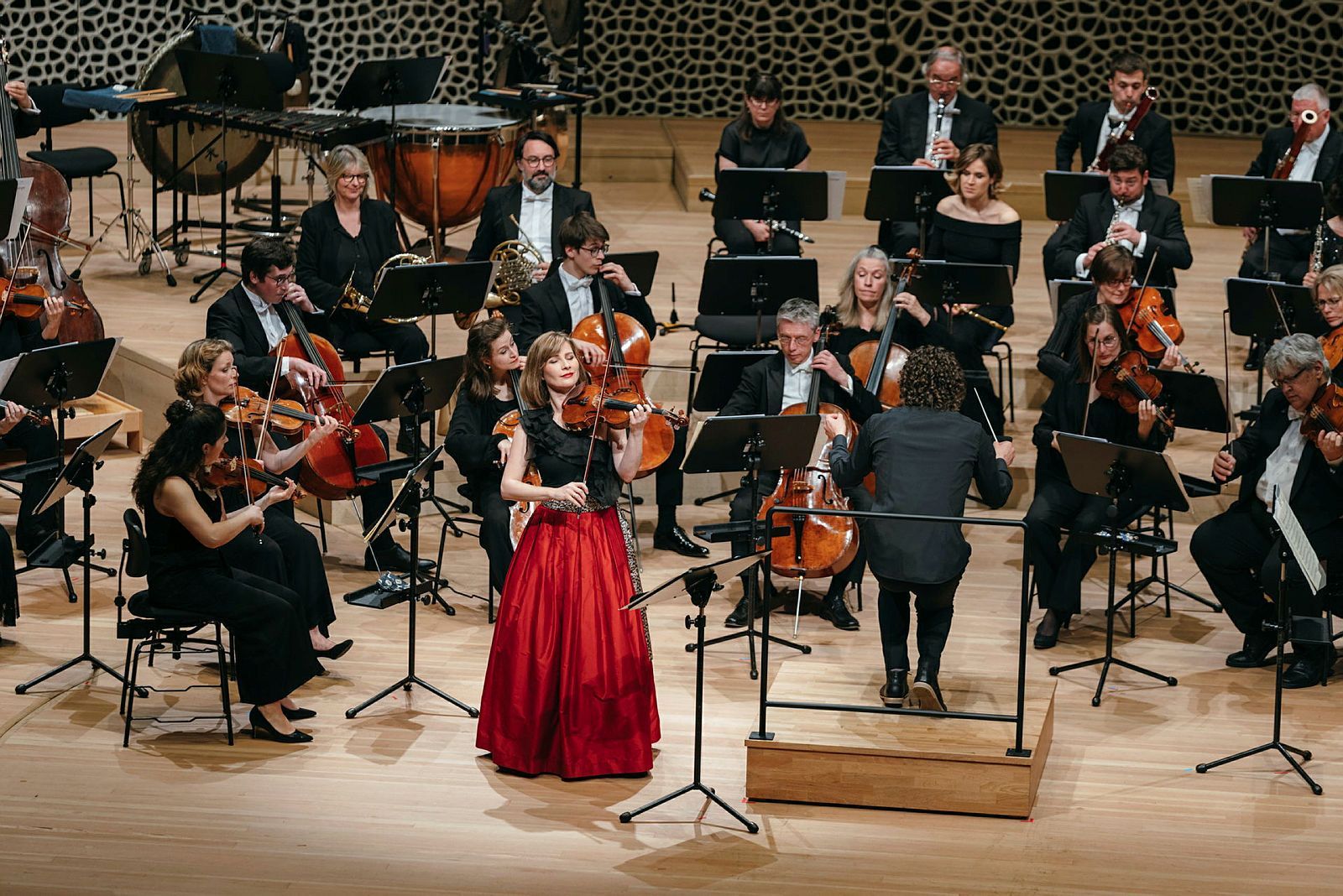 Lisa Batiashvili, Robin Ticciati and the Chamber Orchestra of Europe © Daniel Dittus