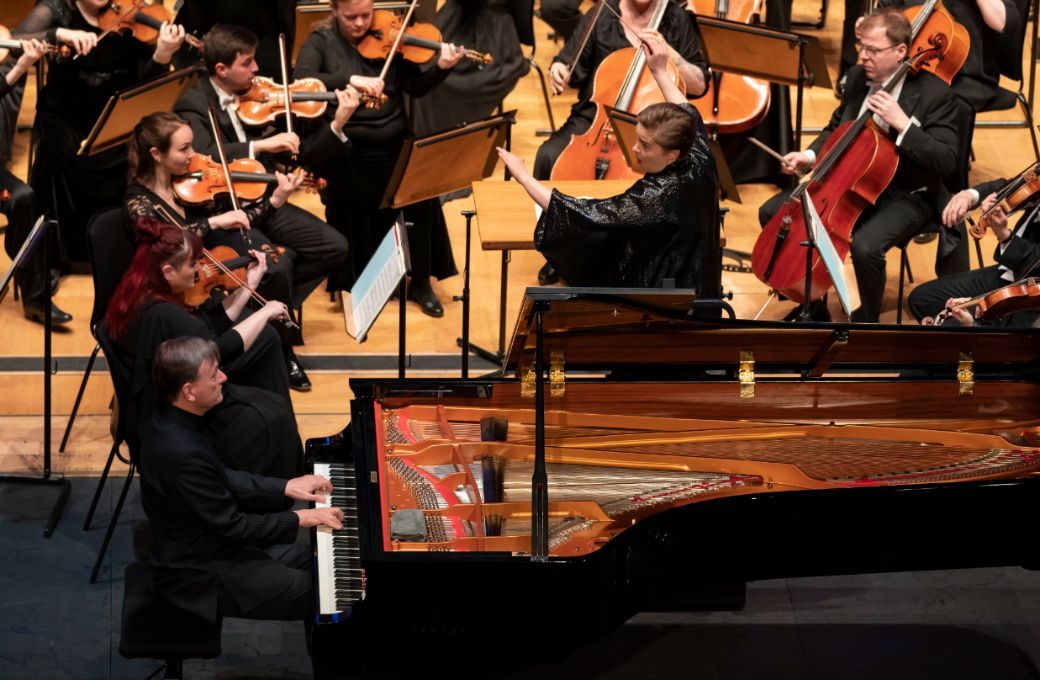 Stephen Hough, Eva Ollikainen and the Iceland Symphony Orchestra &copy; Nick Rutter