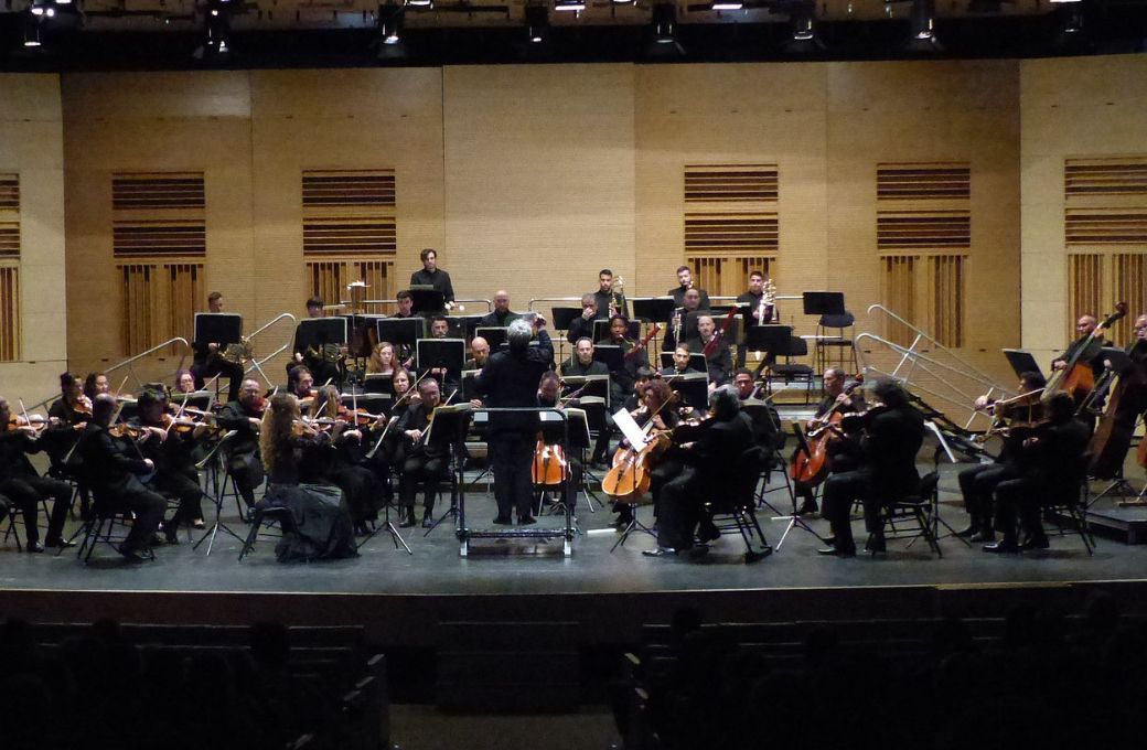 Miguel Romea al frente de la Orquesta de Extremadura &copy; Orquesta de Extremadura