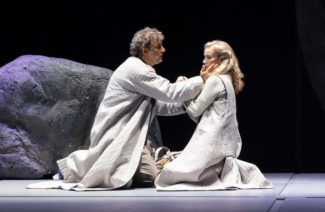 Jonas Kaufmann (Siegmund) and Vida Miknevičiūtė (Sieglinde) © Luciano Romano