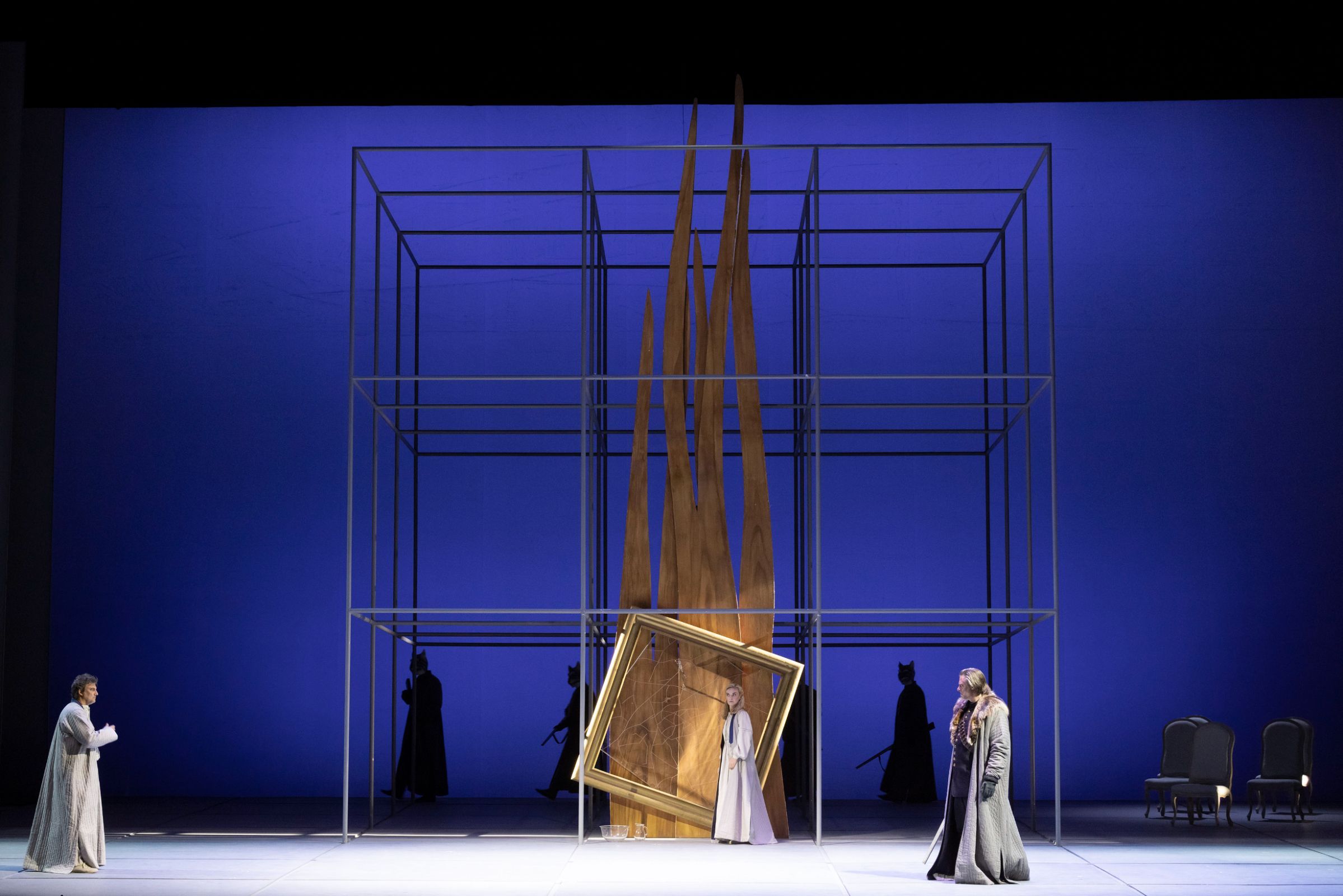 Jonas Kaufmann (Siegmund), Vida Miknevičiūtė (Sieglinde) and John Relyea (Hunding) © Luciano Romano