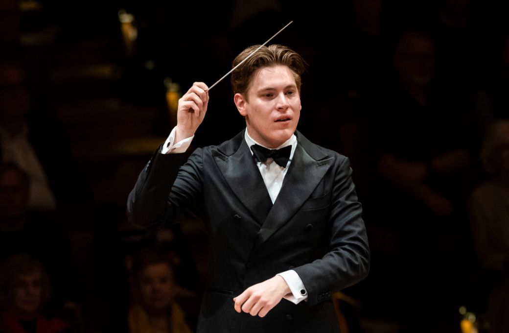 Klaus Mäkelä dirigiert die Berliner Philharmoniker © Stephan Rabold