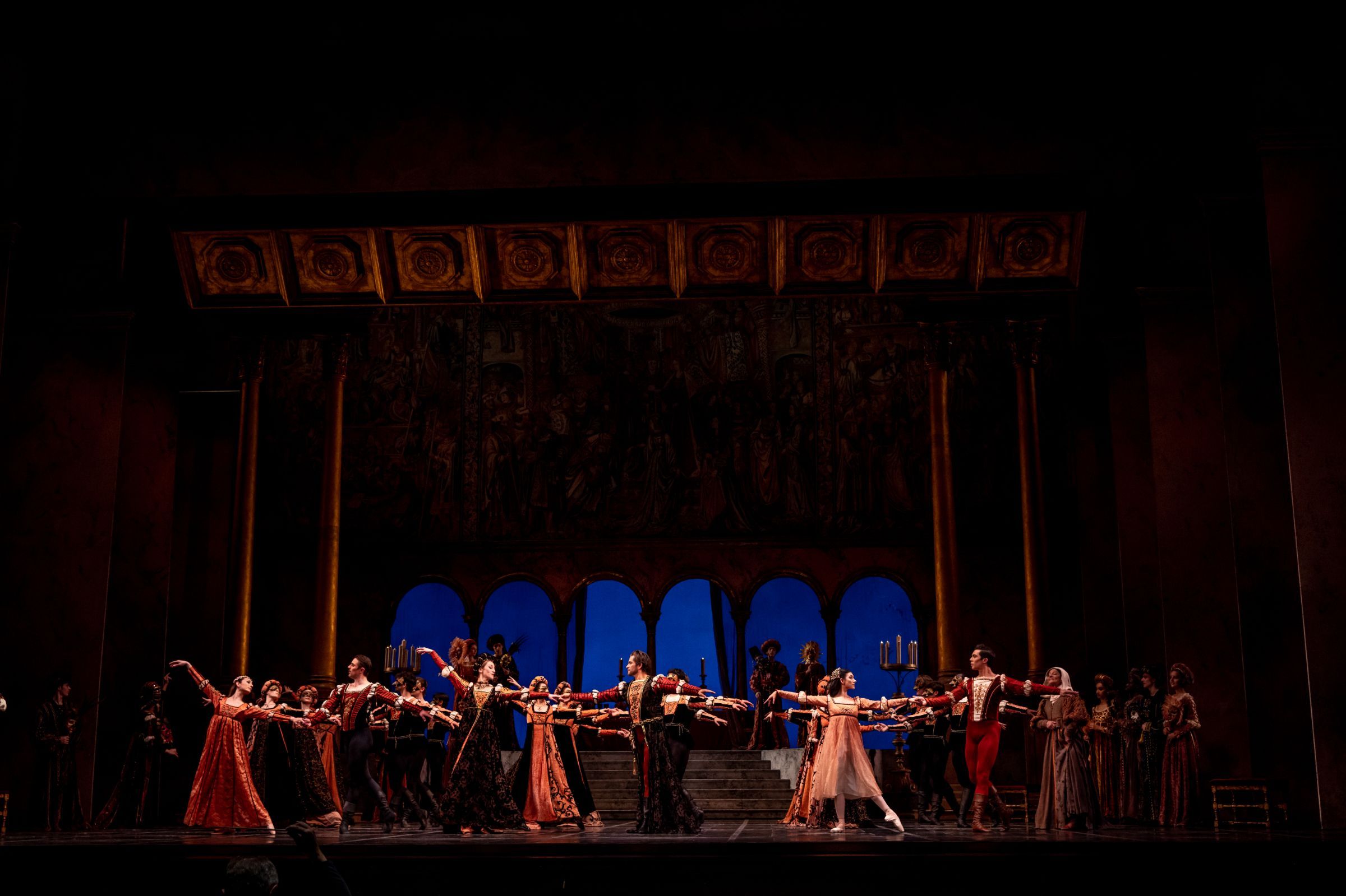 San Francisco Ballet in Helgi Tomasson's <i>Romeo &amp; Juliet</i> &copy; Lindsay Thomas