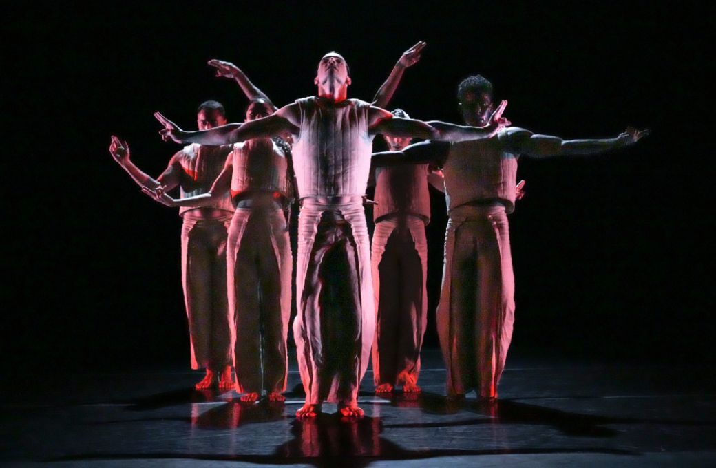 Martha Graham Dance Company in Baye and Asa's <i>Cortege 2023</i> © Steven Pisano