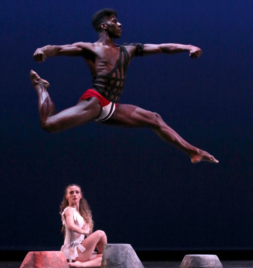 Lloyd Knight with Marzia Memoli in Martha Graham's <i>Cave of the Heart</i> © Melissa Sherwood