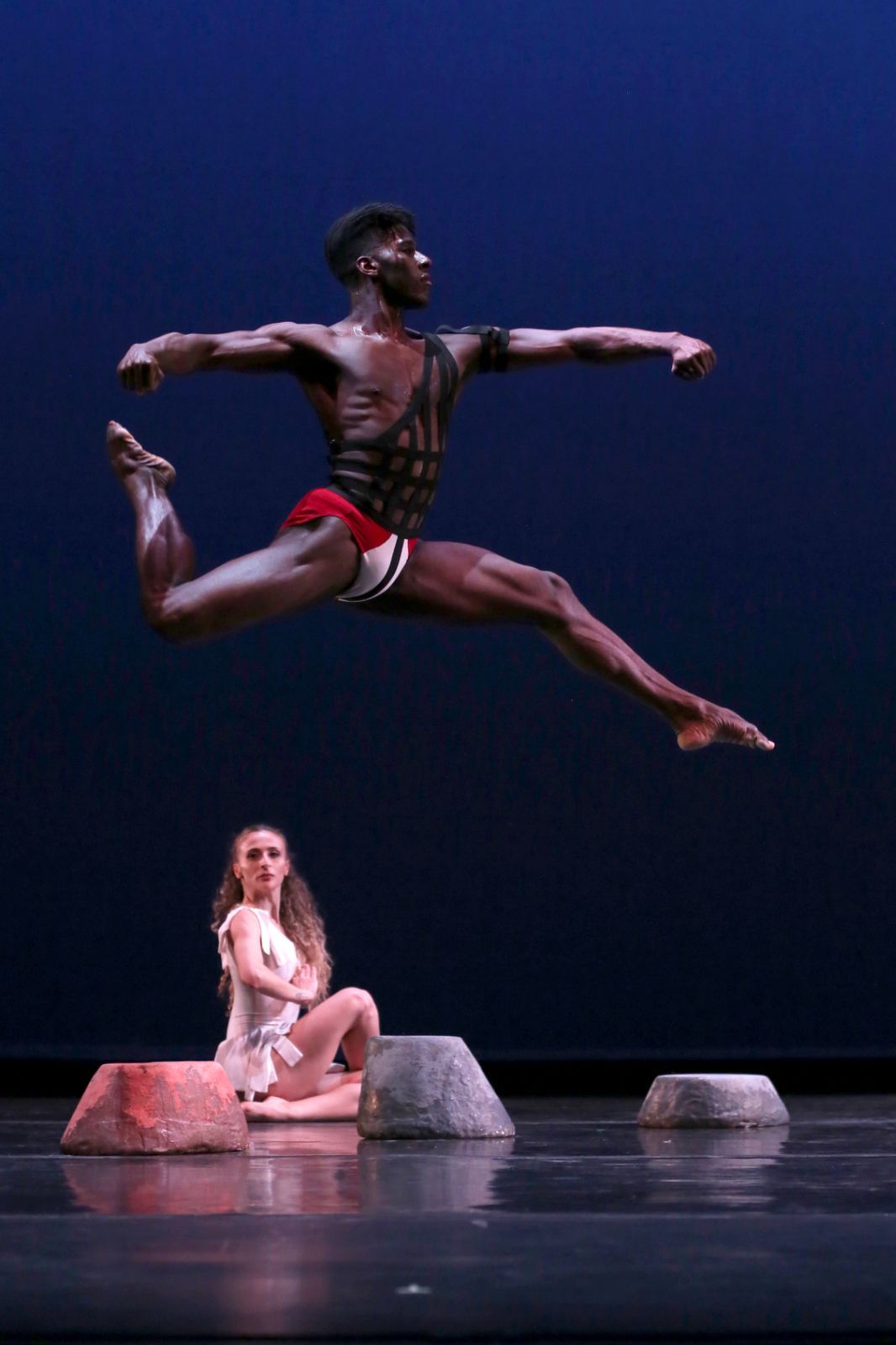 Lloyd Knight with Marzia Memoli in Martha Graham's <i>Cave of the Heart</i> © Melissa Sherwood