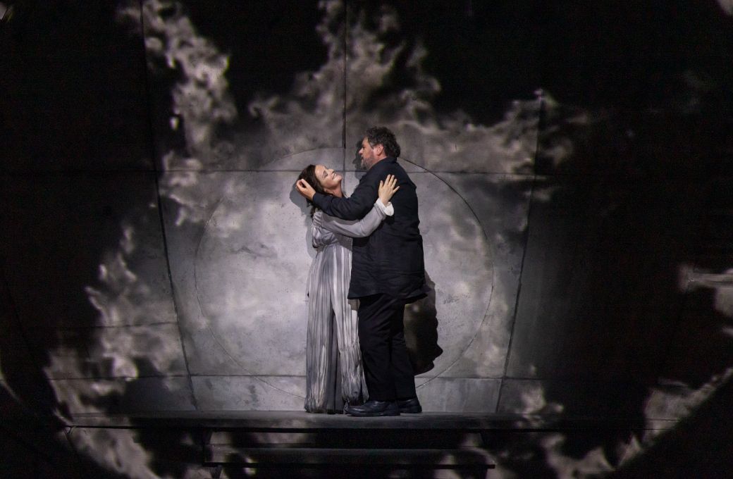 Ricarda Merbeth (Isolda) y Stephen Gould (Trist&aacute;n) &copy; Miguel Lorenzo y Mikel Ponce | Palau de les Arts Reina Sof&iacute;a