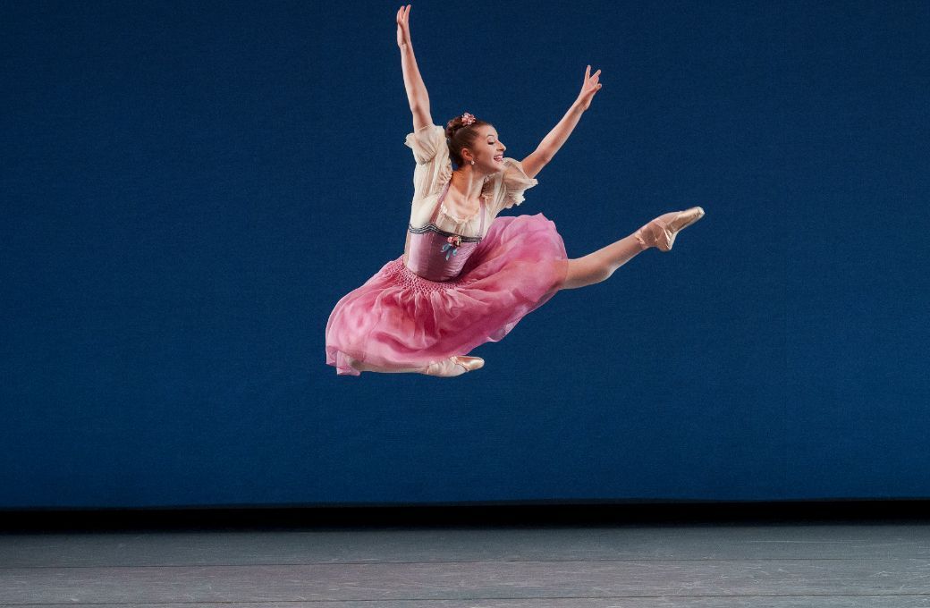 Indiana Woodward in George Balanchine's <i>Donizetti Variations</i> &copy; Paul Kolnik