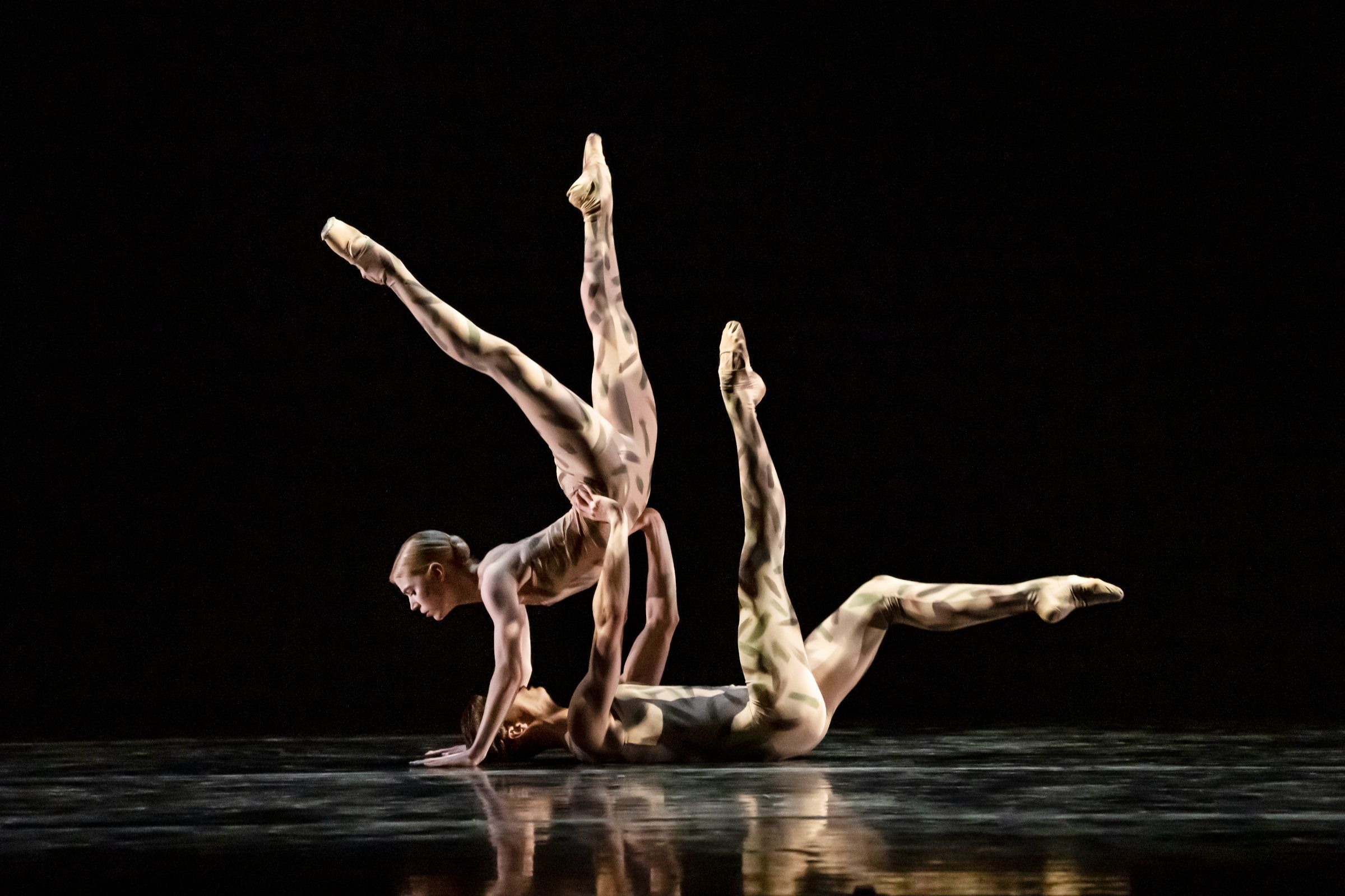 Lucy Waine and Oscar Kempsey-Fagg in <i>End of Time</i> © Johan Persson