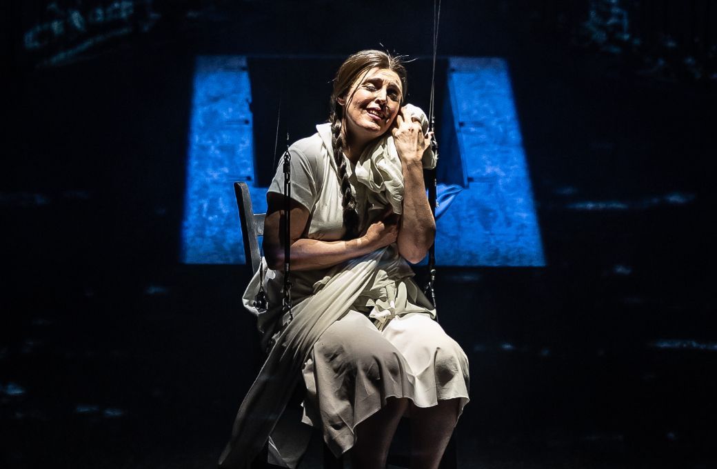 Nicole Chevalier in <i>Symphony of Sorrowful Songs</i> &copy; Clive Barda