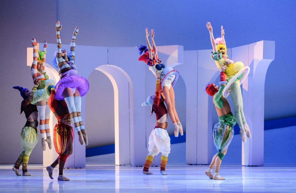 Les Ballets de Monte-Carlo as Les P&eacute;tulants in Jean-Christophe Maillot's <i>La Belle</i> &copy; Alice Blangero