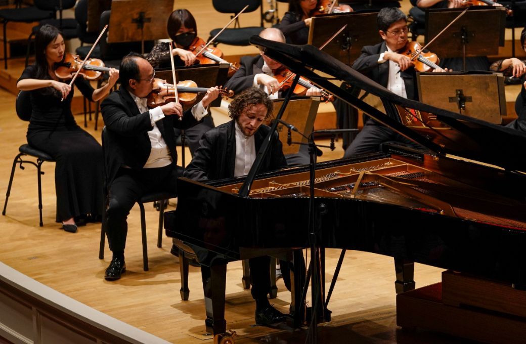 Martin Helmchen and the Chicago Symphony Orchestra © Nuccio DiNuzzo