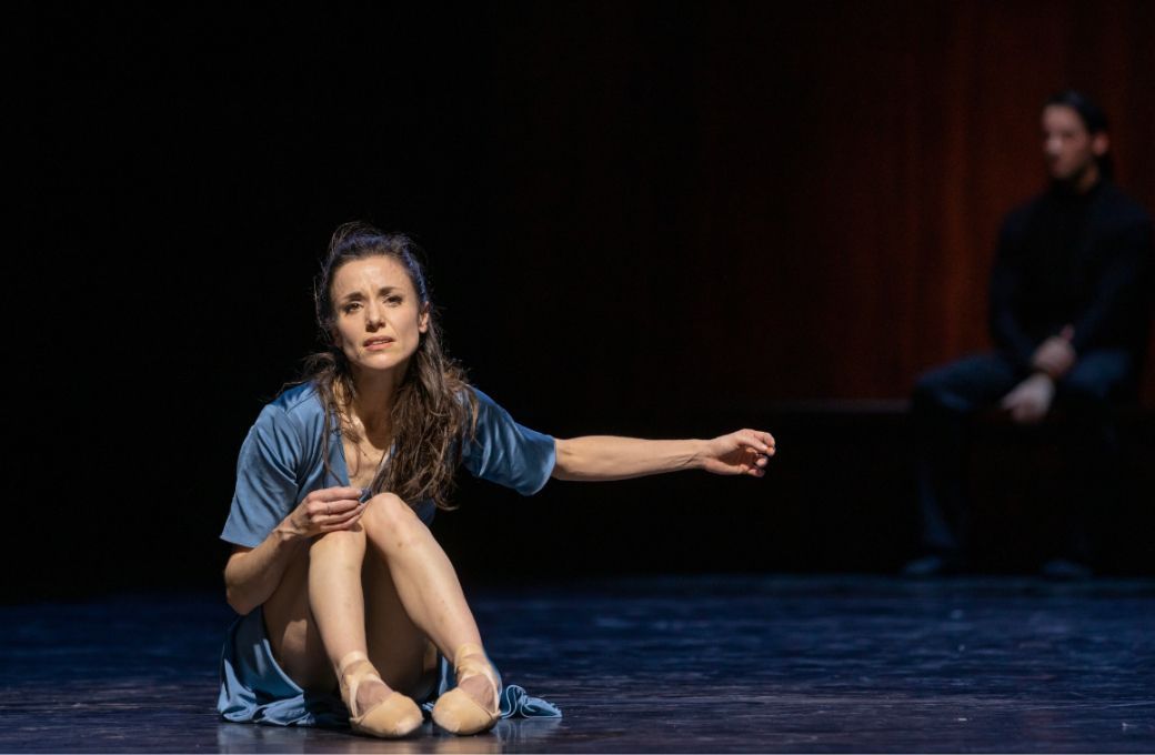 Giulia Tonelli as The cellist in Cathy Marston's <i>The Cellist</i> © Gregory Batardon