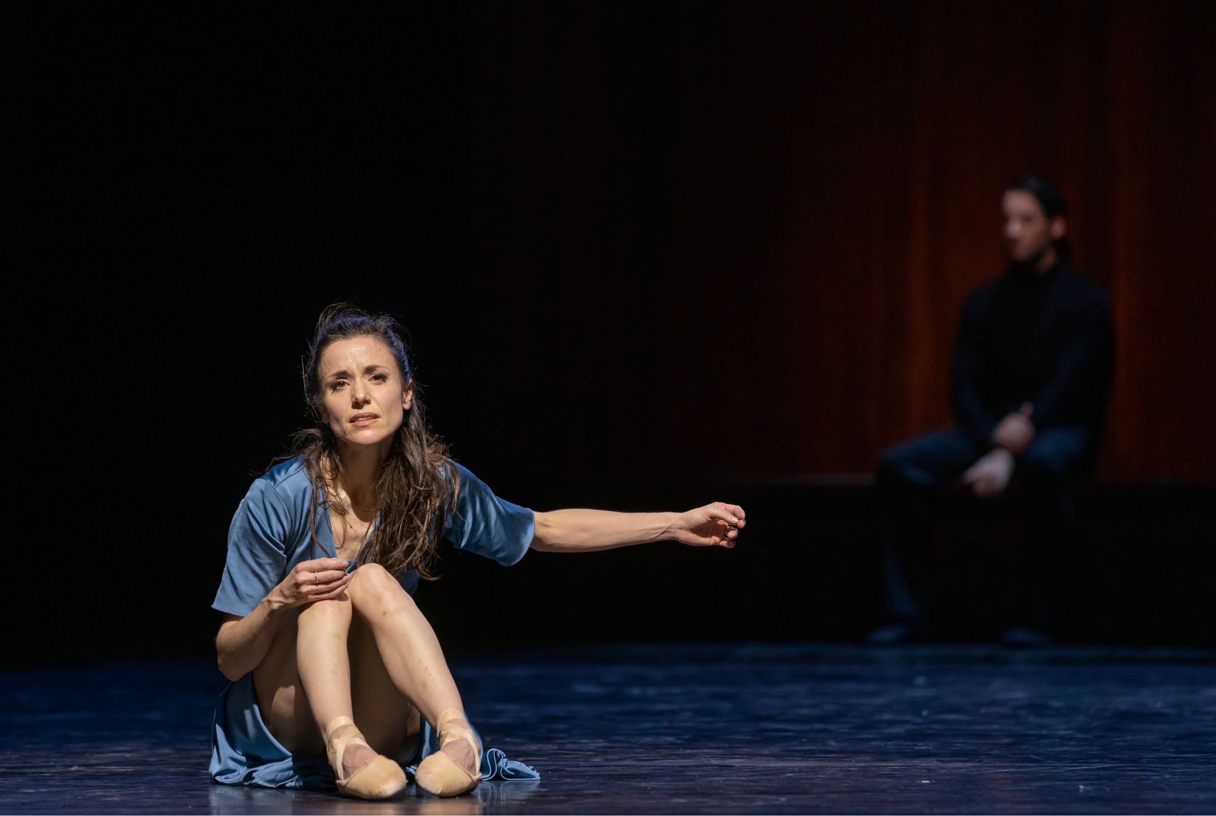 Giulia Tonelli as The cellist in Cathy Marston's <i>The Cellist</i> © Gregory Batardon