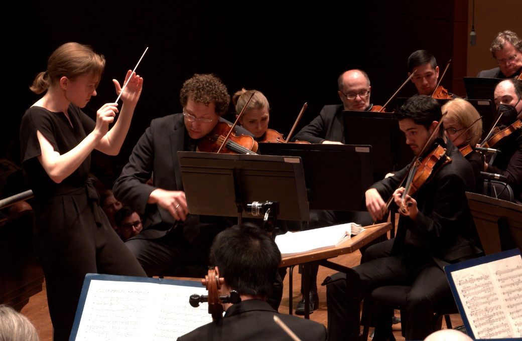 Katharina Wincor conducts the Seattle Symphony © Seattle Symphony