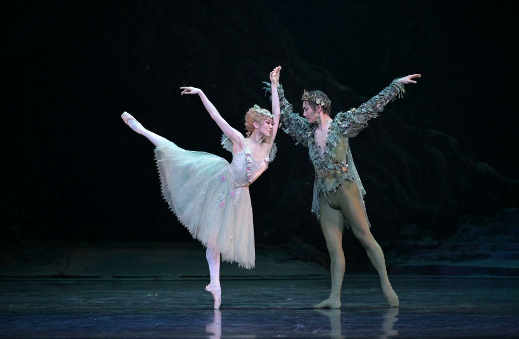 Saho Shibayama as Titania and Takafumi Watanabe as Oberon in Frederick Ashton's <i>The Dream</i> © Takashi Shikama