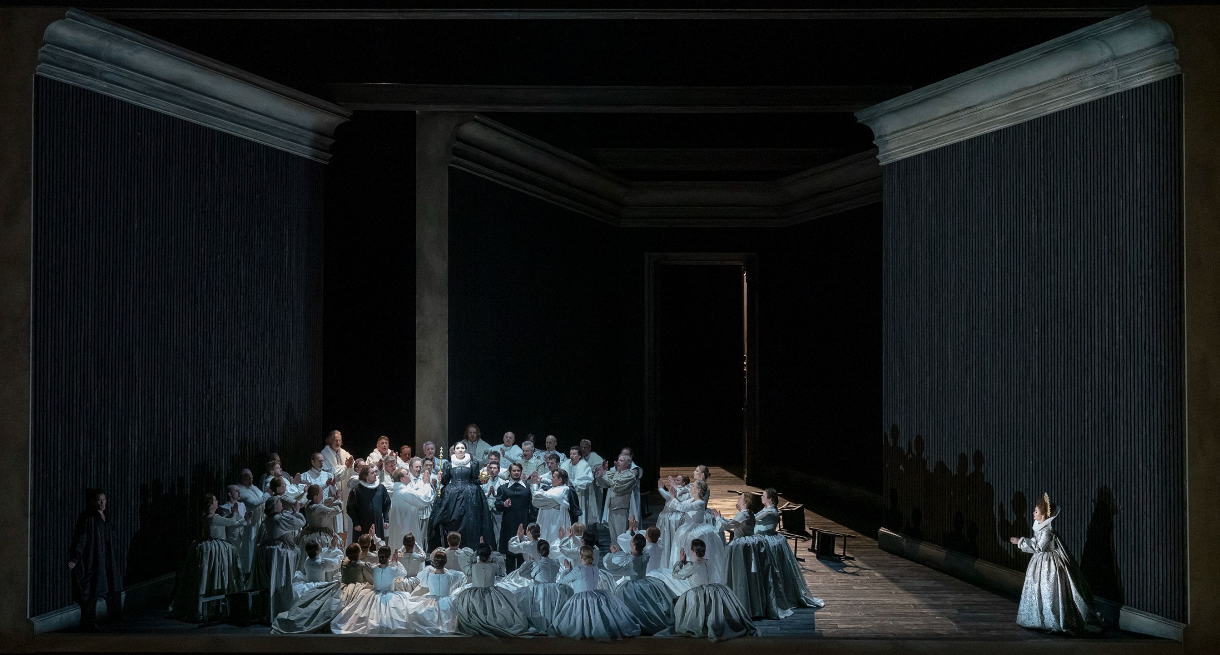 Katarina Mkhitaryan (Maria Stuarda) &copy; Dutch National Opera | Ben van Duin