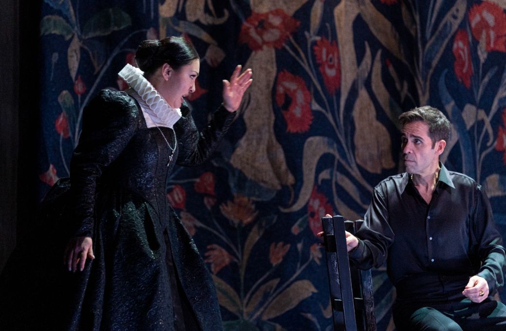 Kristina Mkhitaryan (Maria Stuarda), Ismael Jordi (Leicester) &copy; Dutch National Opera | Ben van Duin