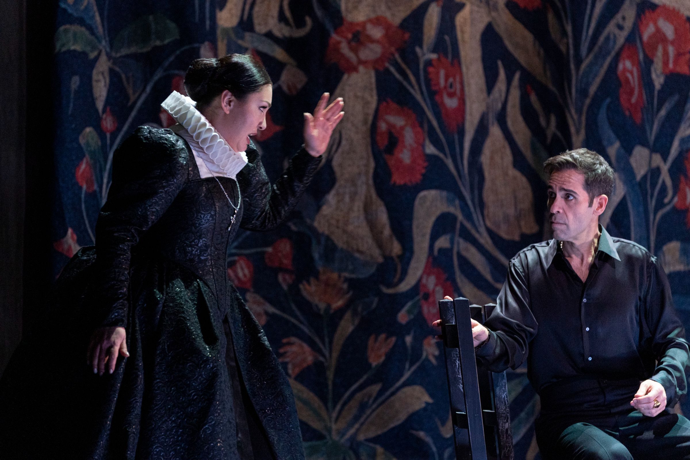 Kristina Mkhitaryan (Maria Stuarda), Ismael Jordi (Leicester) &copy; Dutch National Opera | Ben van Duin